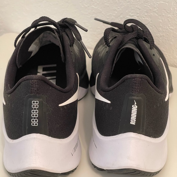 NWOT Nike Air Zoom Pegasus 37, Black Size 8 - Picture 4 of 12